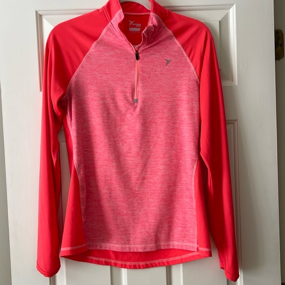 Old Navy Tops - Old Navy active wear